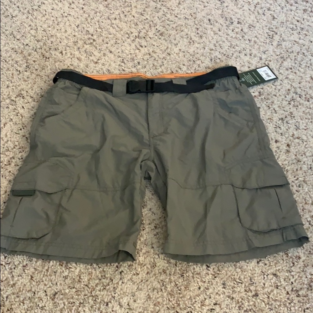 NWT Belted Hybrid Hiking Short Men’s Large